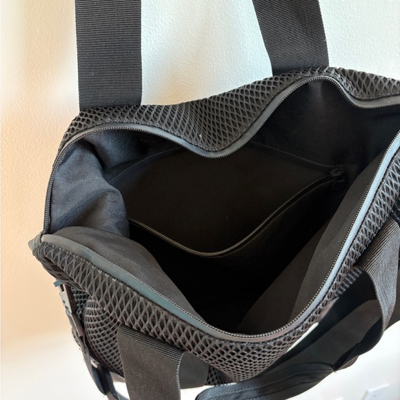 RAINS Tote Bag 🖤 - Picture 4 of 4